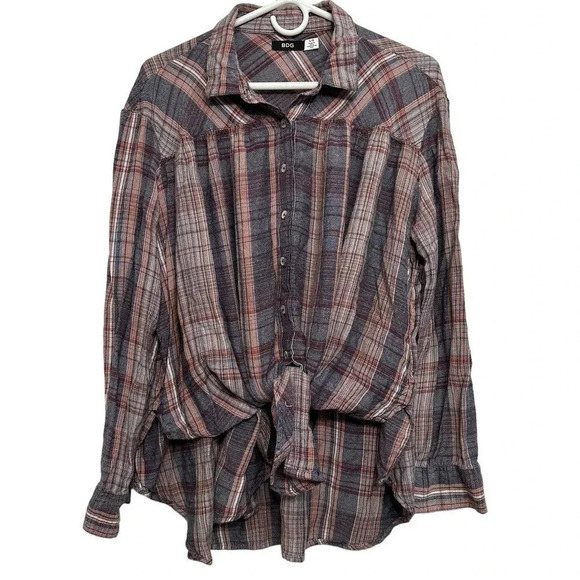 Urban Outfittera BDG women’s Melanie tie front button down shirt. Size large - Picture 2 of 5